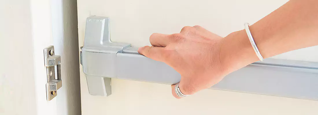 Fast and Affordable Door Panic Bar Installation in Oakleaf Plantation, FL