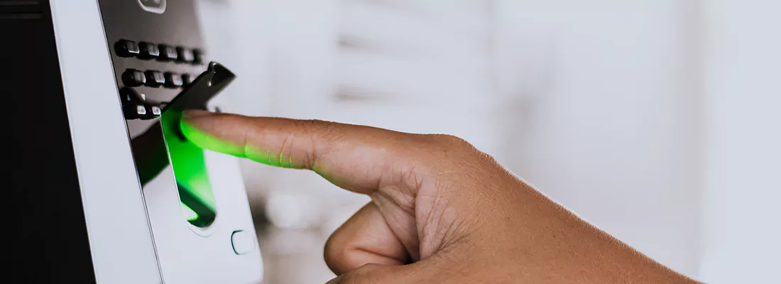 Smart Gate Locks with Remote Access Features in Oakleaf Plantation, FL